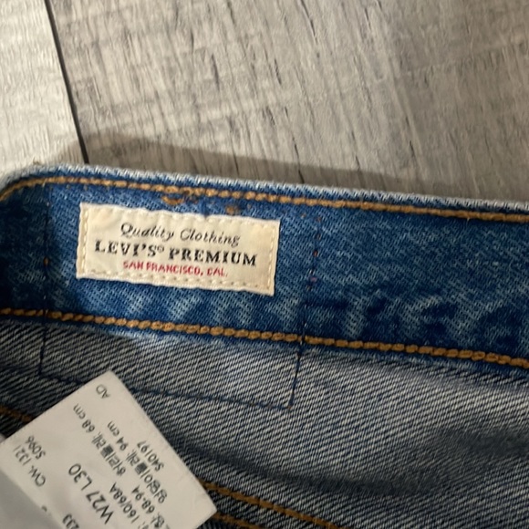 Levi's Premium 501 Original Straight Jeans  Athens Crown Medium Wash Des… - Picture 6 of 8